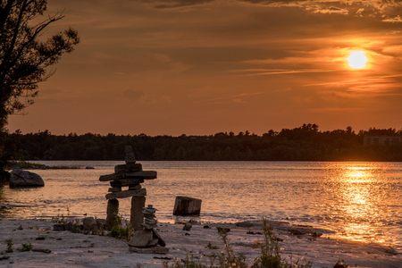 OTTAWA, ONTARIO / CANADA - JULY 30 2017: SUNSET AT OTTAWA RIVER. GATENAU VIEW.のeditorial素材