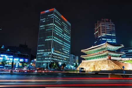 Namdaemun Gate is one of the Eight Gates of the fortress wall that surrounded the city during the Joseon Dynasty. It was damaged by arson in 2008; restoration completed in 2013.のeditorial素材