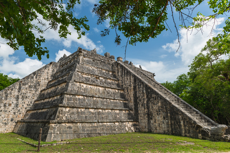 The ancient Mayan pyramids at Chichen Itza, Mexico.の写真素材