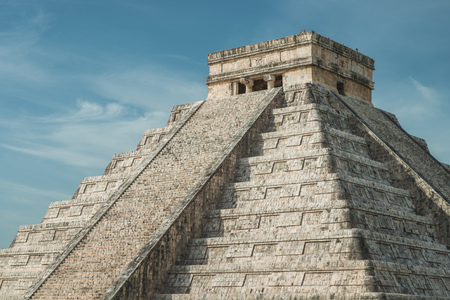 The ancient Pyramid of Kukulcan, or El Castillo, in Chichen Itza, Mexico.の写真素材
