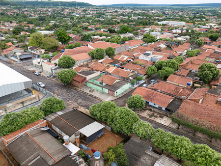 Cassilandia, Mato Grosso do Sul, Brazil - 04 12 2024: Aerial image of a common lower-class neighborhood in the Brazilian interiorのeditorial素材