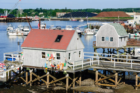 Kittery, Maine, USA  August 9, 2010: Badger's Island (Maine) waterfront on Piscataqua River, looking toward Portsmouth, New Hampshireのeditorial素材