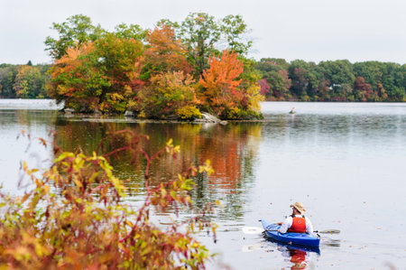 East Providence, Rhode Island, USA - October 13, 2008: Kayaker enjoying the day at Turner Reservoirのeditorial素材