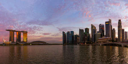 SINGAPORE - APRIL 15: Singapore city skyline and Marina Bay on April 15, 2016 in Singapore.のeditorial素材