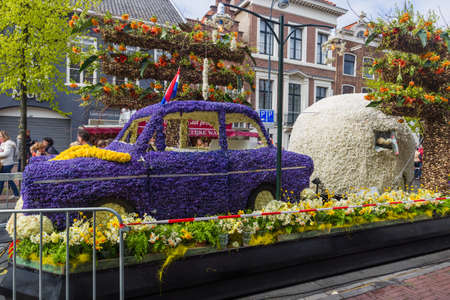 HAARLEM NETHERLANDS - APRIL 23, 2017: Statue made of tulips at flowers parade on April 23, 2017 in Haarlem Netherlands.のeditorial素材