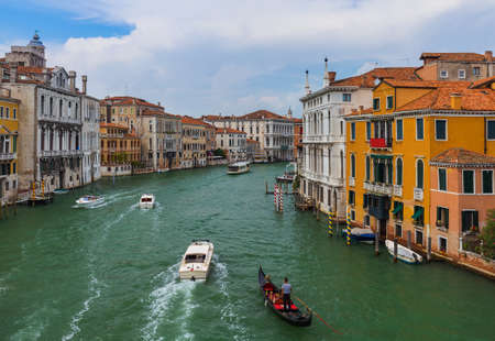 ゴンドラ船の写真 イラスト素材一覧 3 646件 ストックフォトのamanaimages Plus