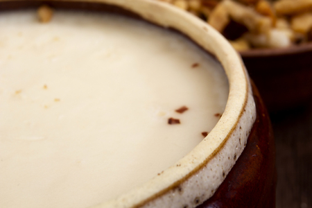 Lard in ceramic ware