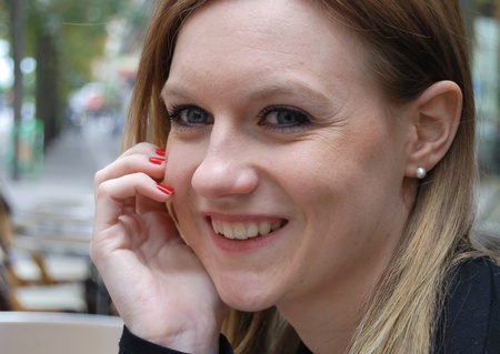 Outdoor portrait of smiling charming young woman のeditorial素材