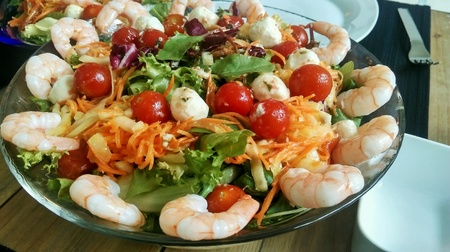 Fresh salad with shrimpsの素材