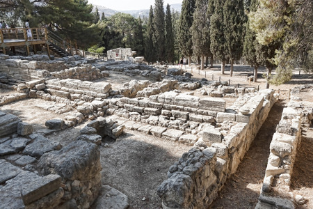 HERAKLION, CRETE, GREECE - AUGUST 1, 2013: Ruins of Knossos Palace, south of Heraklion - very popular among tourists visiting Creteのeditorial素材