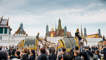 Bangkok, Thailand - November 8, 2016 : Mahouts, elephants pay respects to late King Bhumibol at the royal grand palaceのeditorial素材