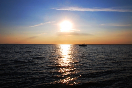 sunset on the lakeの写真素材