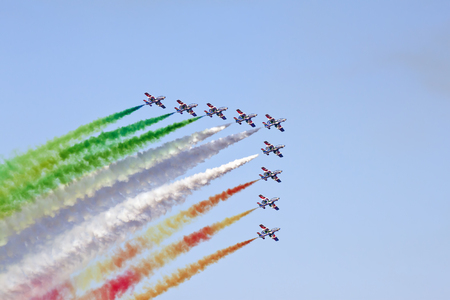 Tricolor arrowsのeditorial素材