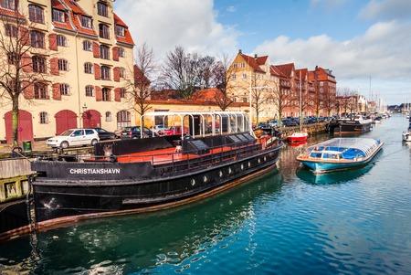 Quay of the Christianshavn canals in Copenhagen with boats, pleaのeditorial素材