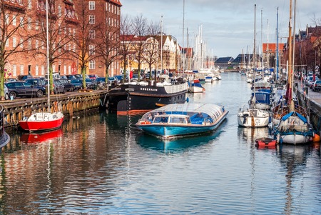 Quay of the Christianshavn canals in Copenhagen with boats, pleaのeditorial素材