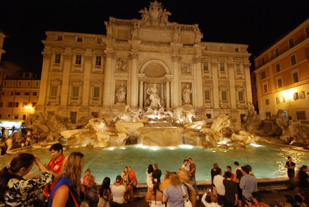 Trevi Fountain at night - Italyのeditorial素材