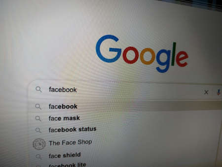 Ranchi, Jharkhand,India, Jul 31,2020. Social media are most popular tool searching in Google.のeditorial素材