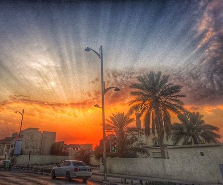 Driving in sunsetの素材