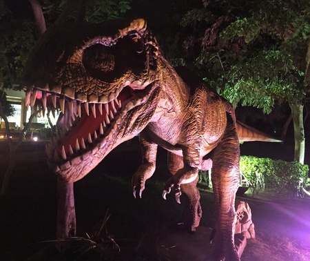 Ferocious Dinosaur at the Parkの素材