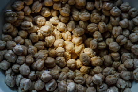 Mortara 09/15/2020: 39 / 5000dried chickpeas in a basin of water ...の写真素材
