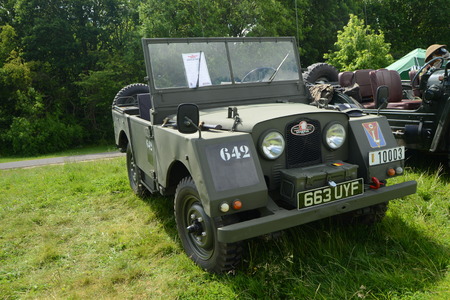 BROMLEY LONDONUK  JUNE 07 : BROMLEY PAGEANT of MOTORING. The biggest oneday classic car show in the world June 07 2015 in Bromley London UK.のeditorial素材