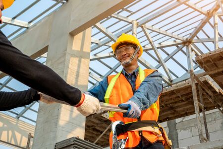 CPAC Roof Technician,Construction workers installing CPAC roof tiles for home building,CPAC Monier...