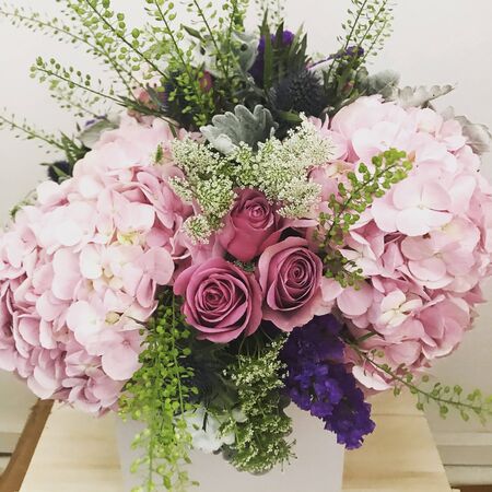 many roses arranged neatly for a weddingの写真素材
