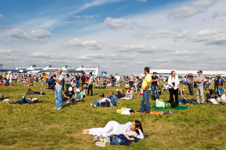 ZHUKOVSKY, RUSSIA â AUGUST 28, 2015: Visitors will see the air show at the International Aviation and Space salon MAKS-2013のeditorial素材