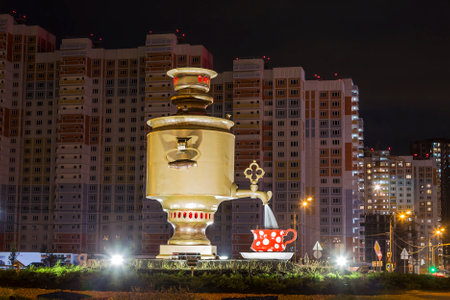 Monument to the samovar on the theme of the famous russian artist's painting 19th century "Tea party in Mytishchi". Mytishchi, Moscow regionのeditorial素材
