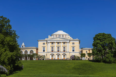 Pavlovsk palace in the State Museum-Reserve "Pavlovsk" on a sunny summer day. Saint Petersburg, Russiaのeditorial素材
