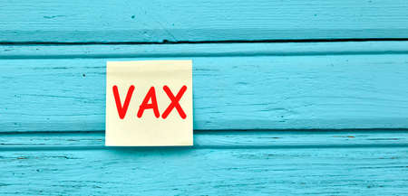 Vaccination or no vaccine, the decision to vaccinate or not to vaccinate against the Covid-19 coronavirus epidemic.の写真素材