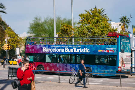 BARCELONA, SPAIN - OCT 10, 2018 :  Barcelona Bus Turistic Tourist bus City travel with people lifestyle on street Barcelona city Transportation Spainのeditorial素材