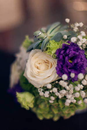 Beautiful wedding bouquet and ringsの写真素材