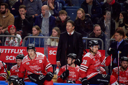 COLOGNE, GERMANY - JANUARY 2, 2023: Hockey match DEL KÃ¶lner Haie - DÃ¼sseldorfer EGのeditorial素材