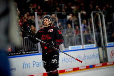 COLOGNE, GERMANY - 5 JANUARY, 2024: Andreas Thuresson, Hockey match of Penny DEL Koelner Haie - Red Bull Muenchen at Lanxess Arenaのeditorial素材