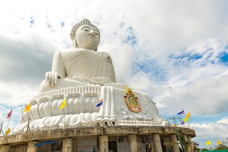 Big Buddha monument on island of Phuket in Thailand. Formal name is  Pra Puttamingmongkol Akenakkiriのeditorial素材