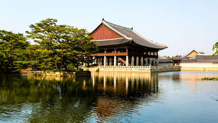 Hanok near the lake, traditional korean architecture. Gyeongbokgung Palace, Seoul, South Korea.のeditorial素材