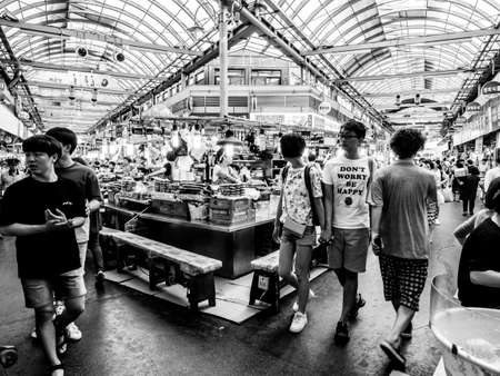 Seoul, South Korea - June 21, 2017: People shopping tasty food and drink at Gwangjang Market in Seoul.のeditorial素材