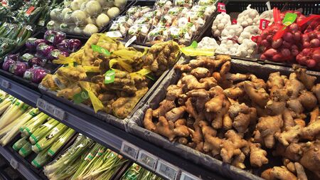 Vegetables that are selling in Chinese supermarketのeditorial素材