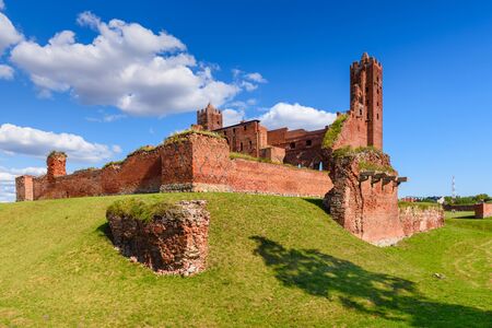 ruins RADZYN CHELMINSKI, POLAND - July 18, 2019: Ruins of the gothic Teutonic  castle in Radzyn Chelminski, Poland, Europeの素材 [FY310127498278] | ストックフォトの  Qlean Market（キュリンマーケット）