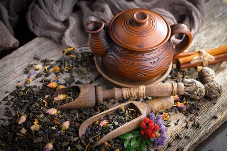 Dried leaf tea on old backgroundの写真素材