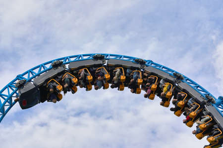 People ride attractions in the city park in St. Petersburgのeditorial素材