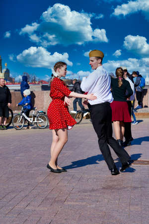 Couples dancing on Victory Day on St. Petersburg Squareのeditorial素材