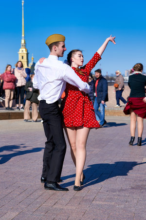 Couples dancing on Victory Day on St. Petersburg Squareのeditorial素材