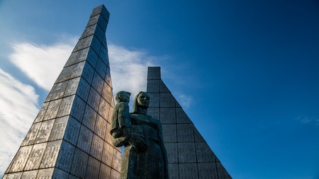 Monument to the mother with the child against the blue skyのeditorial素材