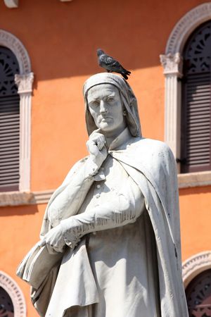 statue of Dante Alighieri in Verona, Italyの写真素材