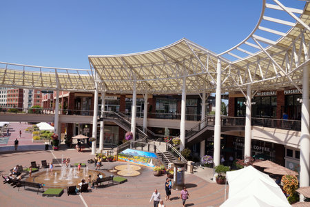 Outdoor shopping. Redmond Town Center is a multifunctional development and retail center located in the center of Redmond, Washington. August 2018.のeditorial素材