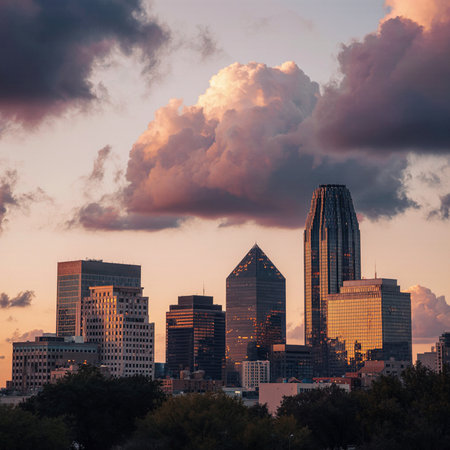 Skyline of Pittsburgh, Pennsylvania, USA at sunset with clouds.の素材