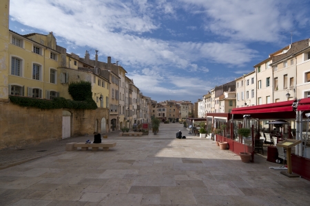 Aix-en-Provence is a city-commune in southern France, some 30 km  19 mi  north of Marseille  It is in the region of Provence-Alpes-Cote dの写真素材