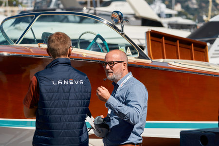 the blogger makes a report from the event of the largest fair exhibition in the world yacht show...